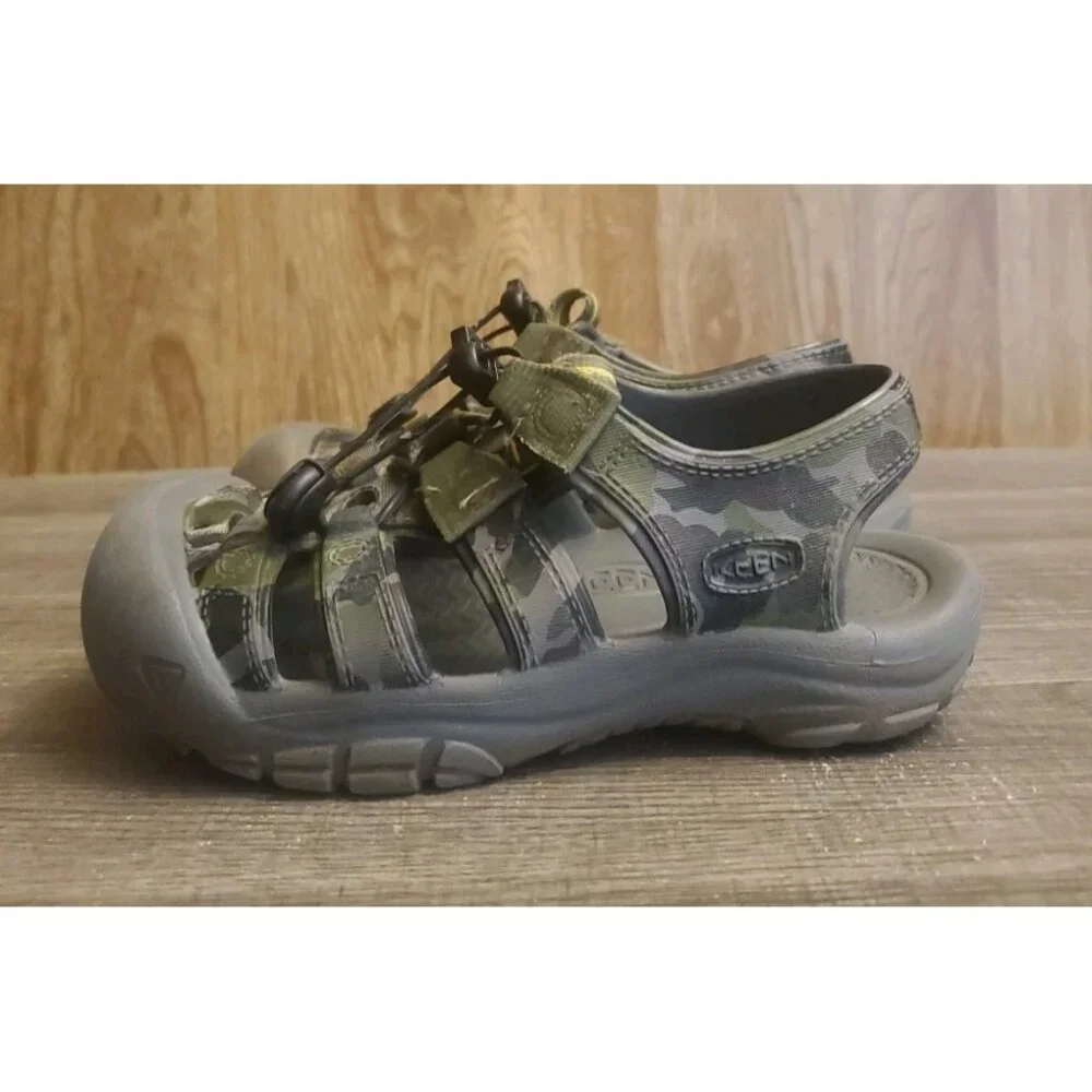 Keen Youth Hiking Sandal Shoes Youth‎ Size 13 Camo